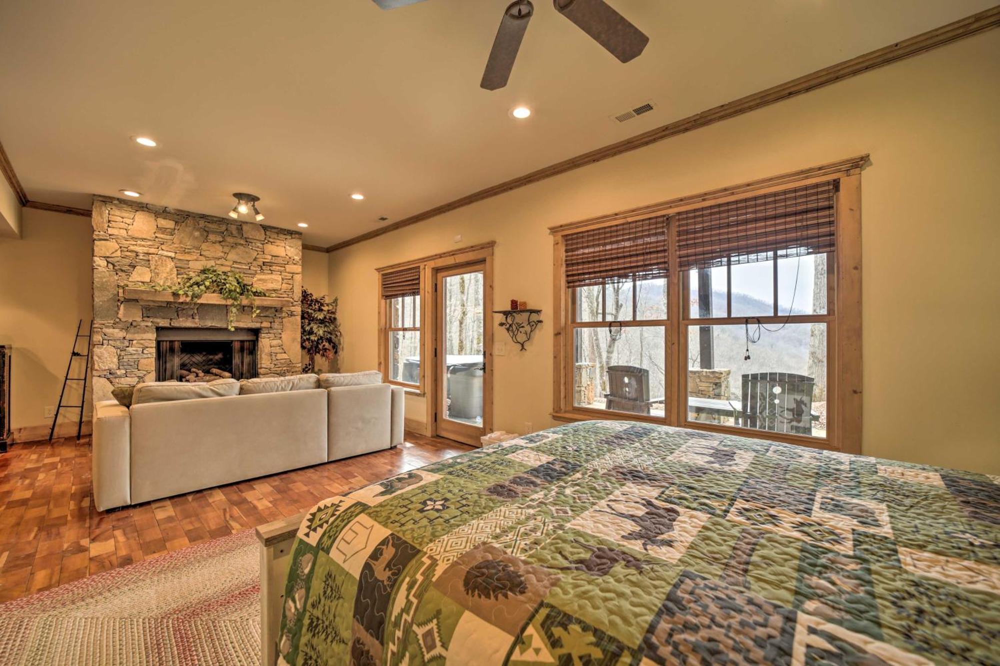 Luxury Cabin Rental In Franklin With Private Hot Tub エクステリア 写真